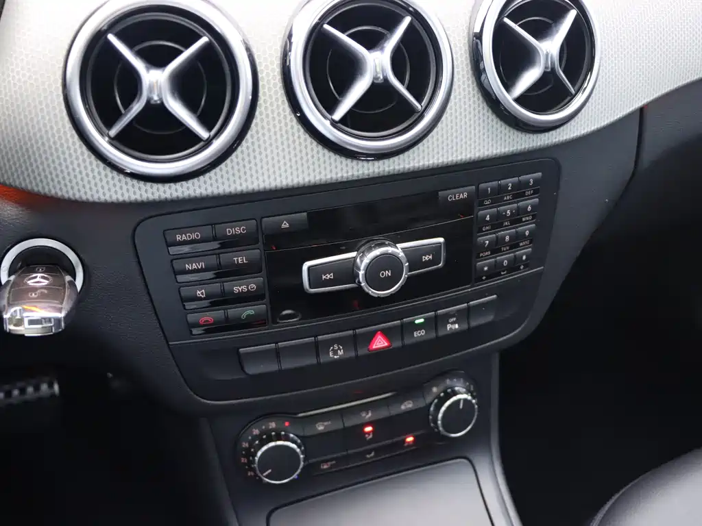 Mercedes-Benz B-Class — миниатюра 17