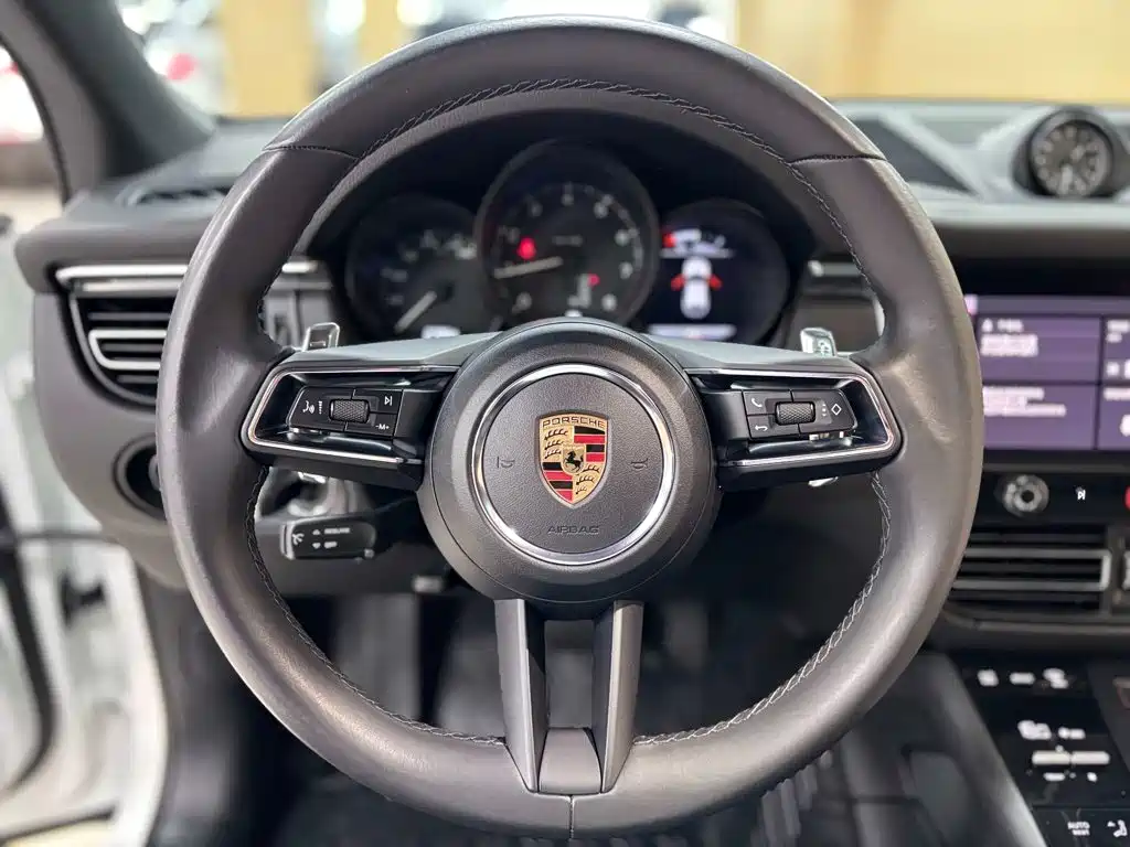 Porsche Macan — миниатюра 15