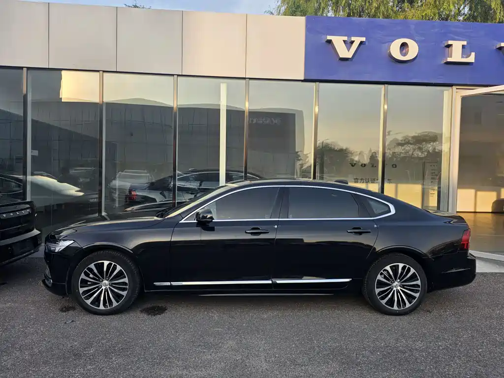 Volvo S90 — миниатюра 2