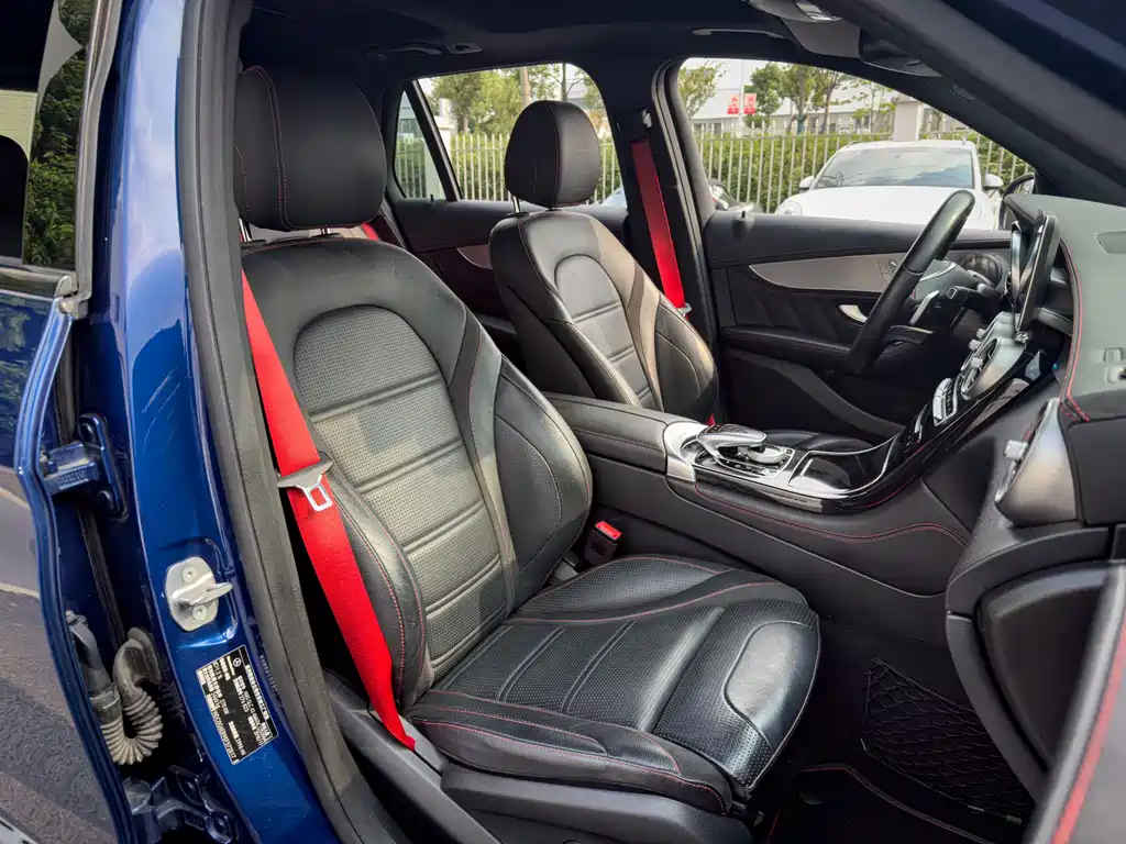 MERCEDES-BENZ GLC AMG