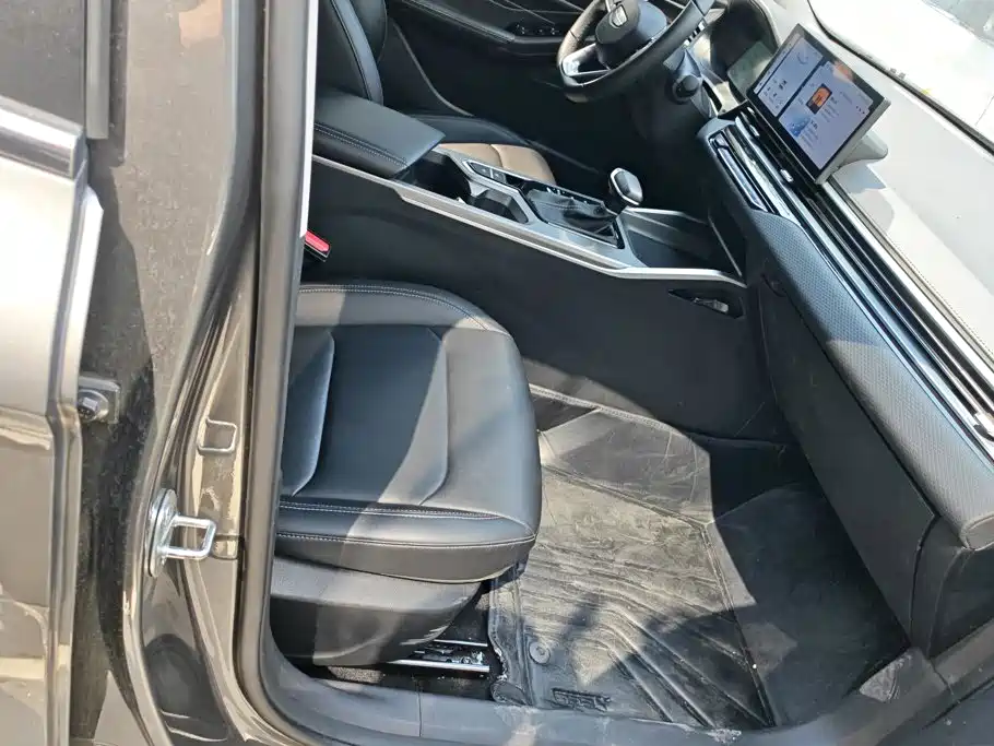 Geely Emgrand — миниатюра 8