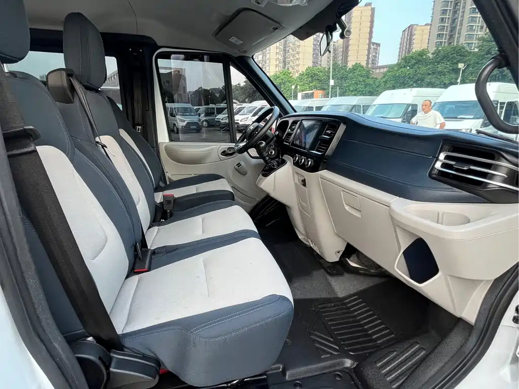 JMC JMC Fushun — миниатюра 9