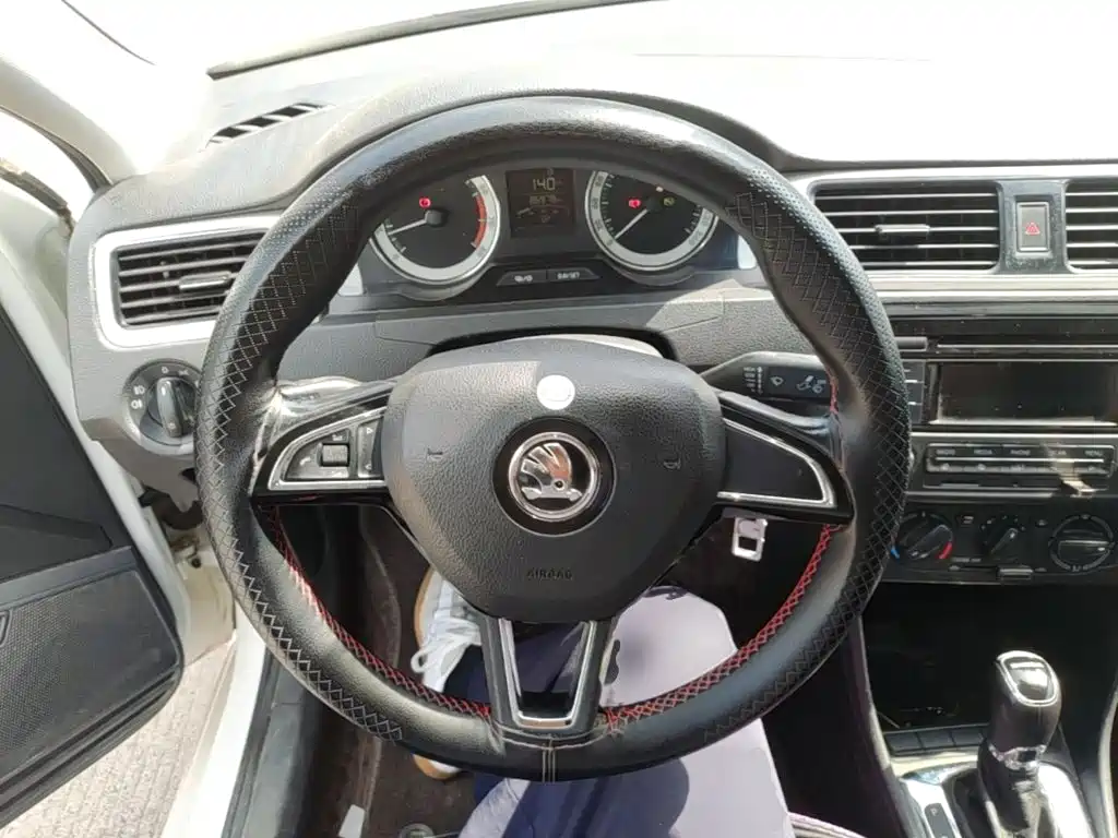 Skoda Rapid — миниатюра 11