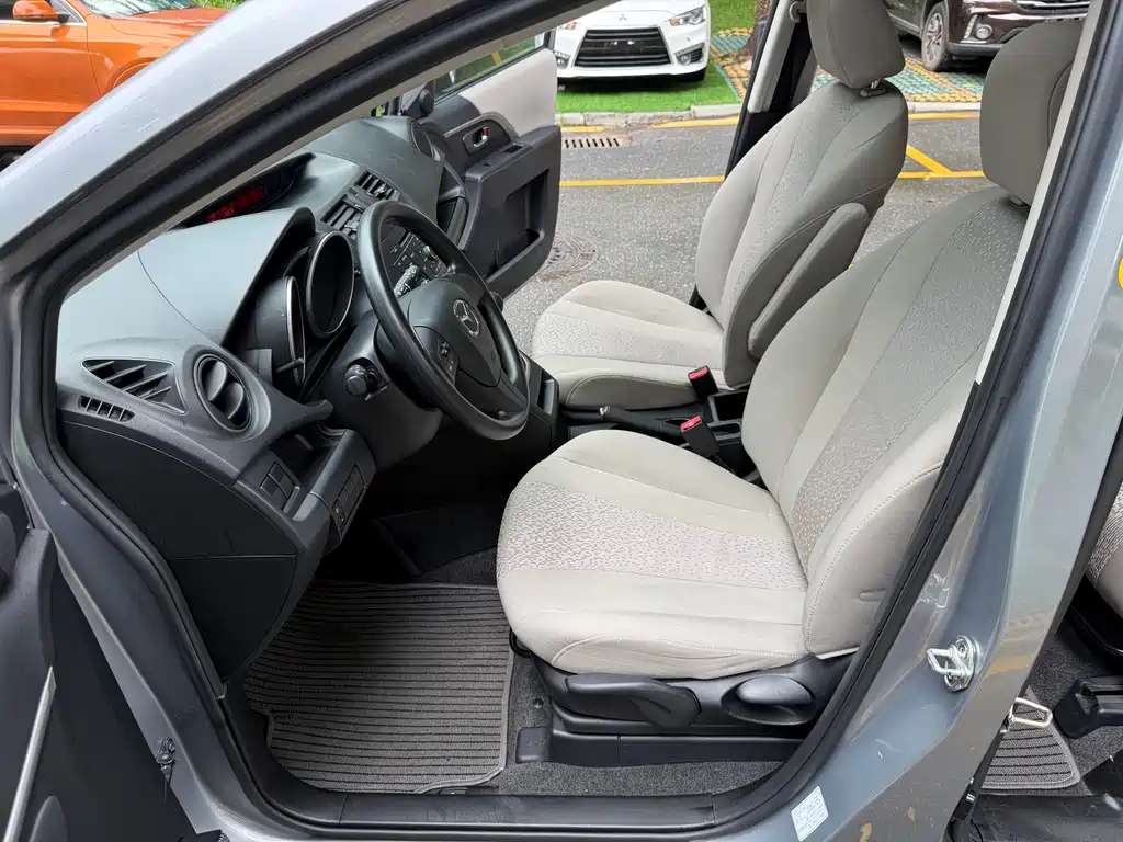 Mazda 5 2011 2.0L AT Comfort
