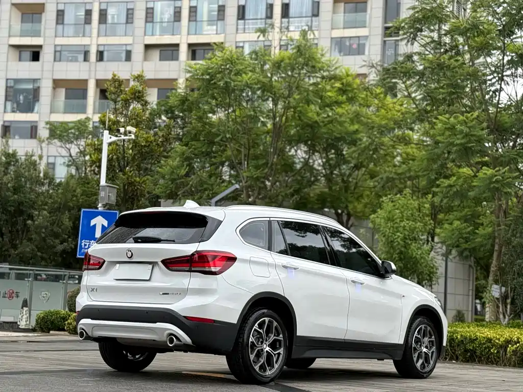 BMW X1 2022 sDrive25Li Lead
