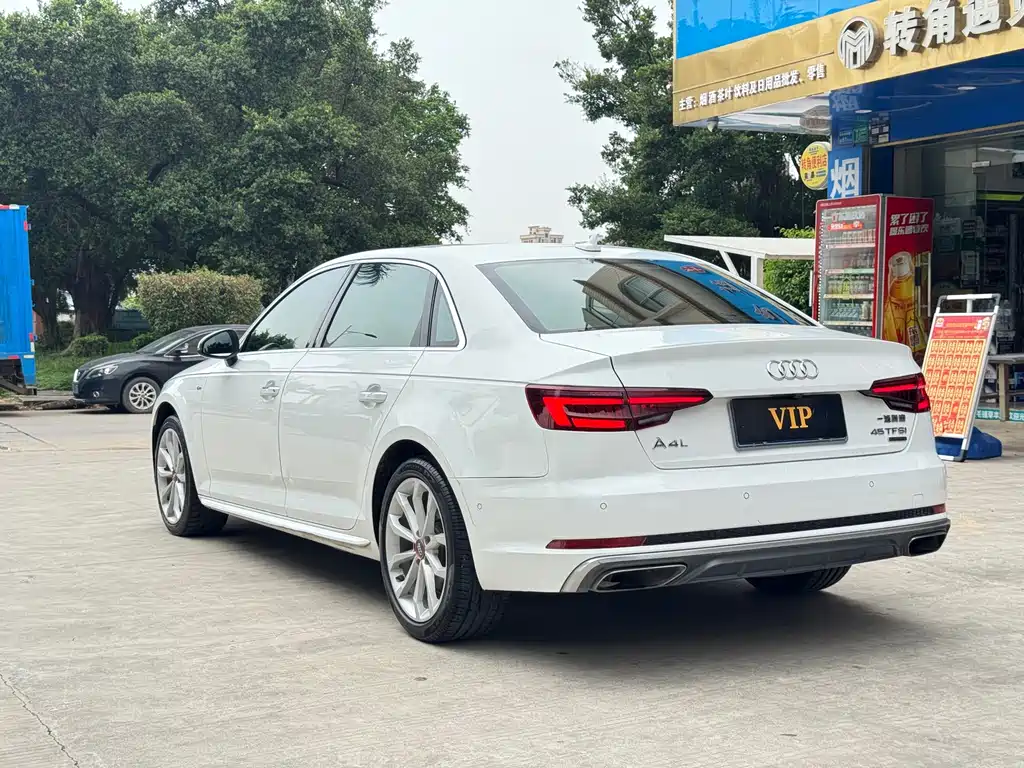 Audi A4L — миниатюра 14