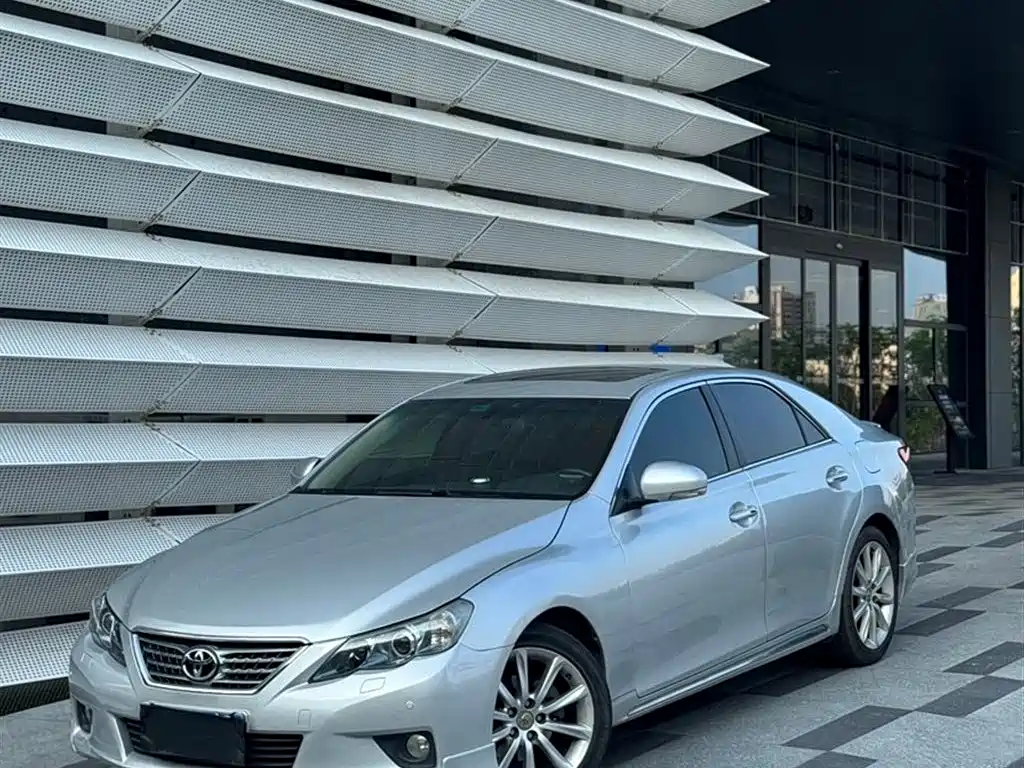 Купить Toyota Reiz