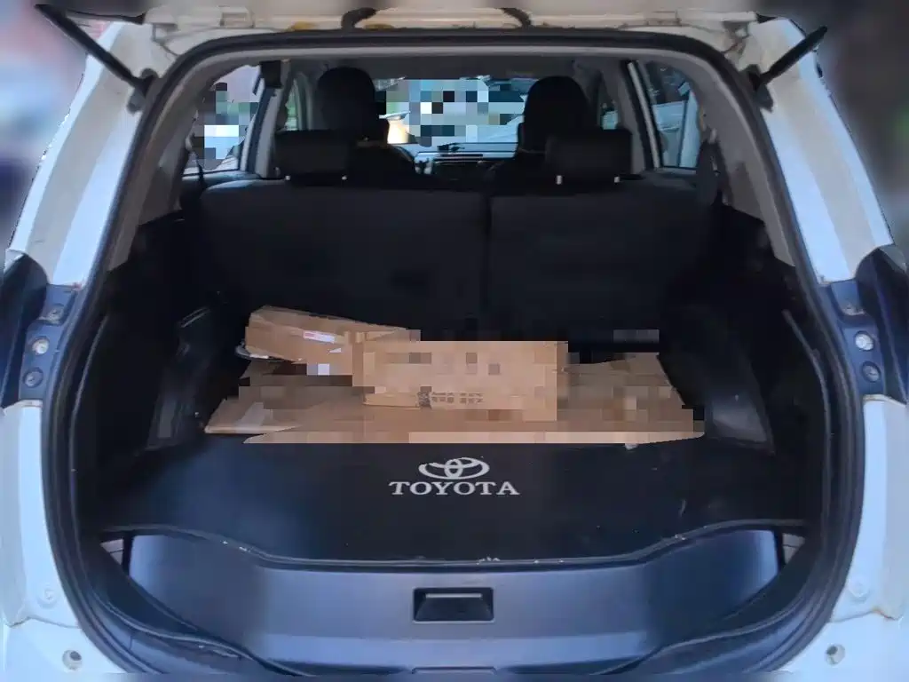 Toyota RAV4 — миниатюра 15