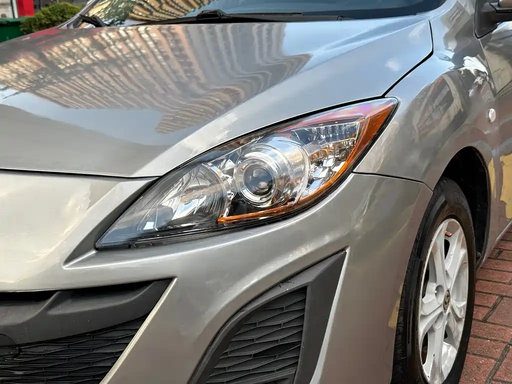Mazda Mazda3 3 2012 1.6L MT Comfort