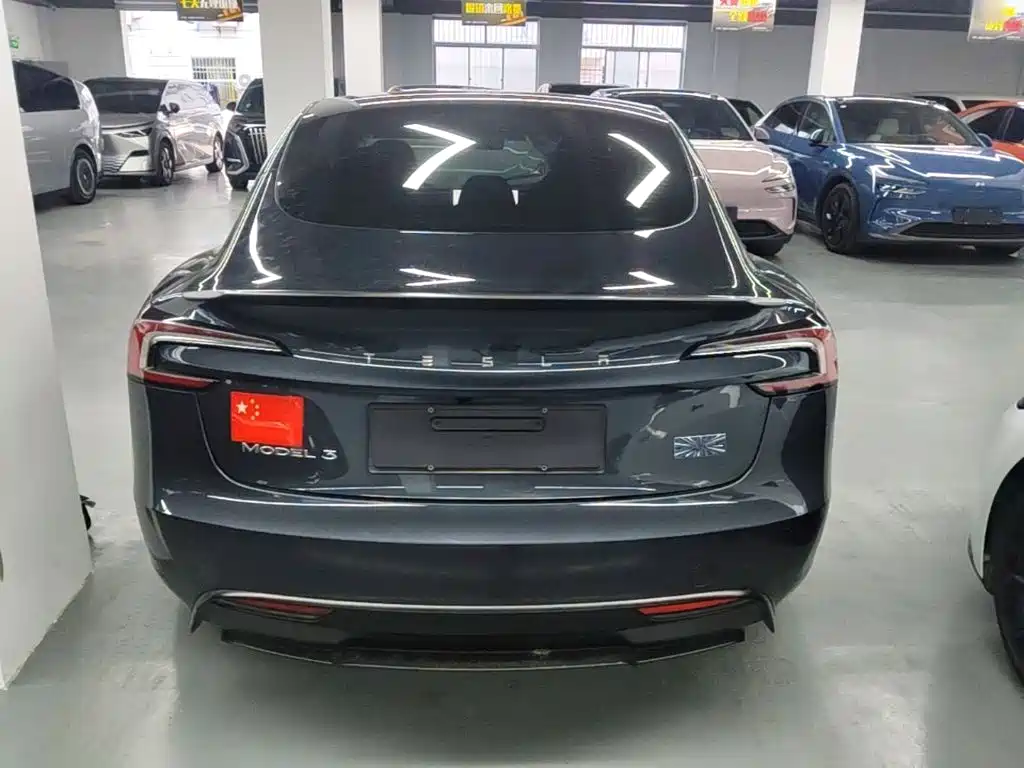 Tesla Model 3 — миниатюра 6