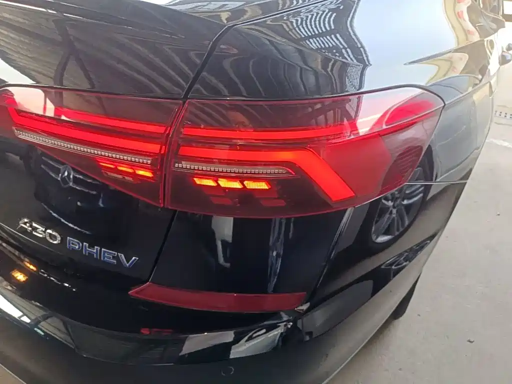 Volkswagen Passat PHEV — миниатюра 8