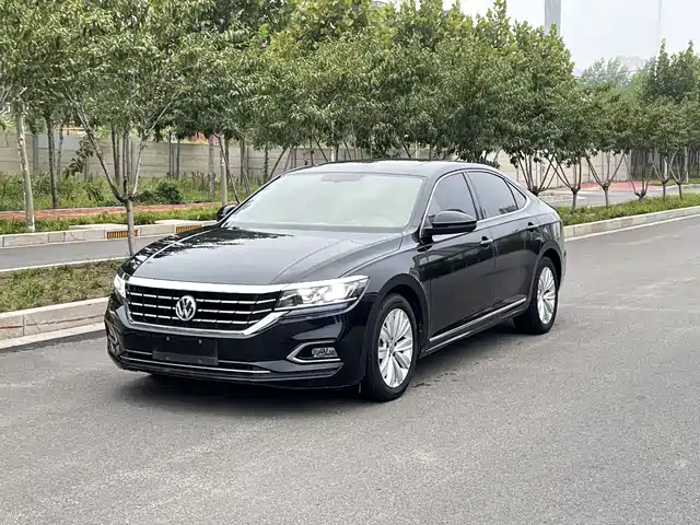 VOLKSWAGEN PASSAT 2020