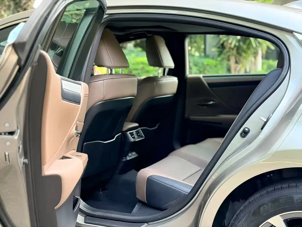 Lexus ES 2025 200 Premium