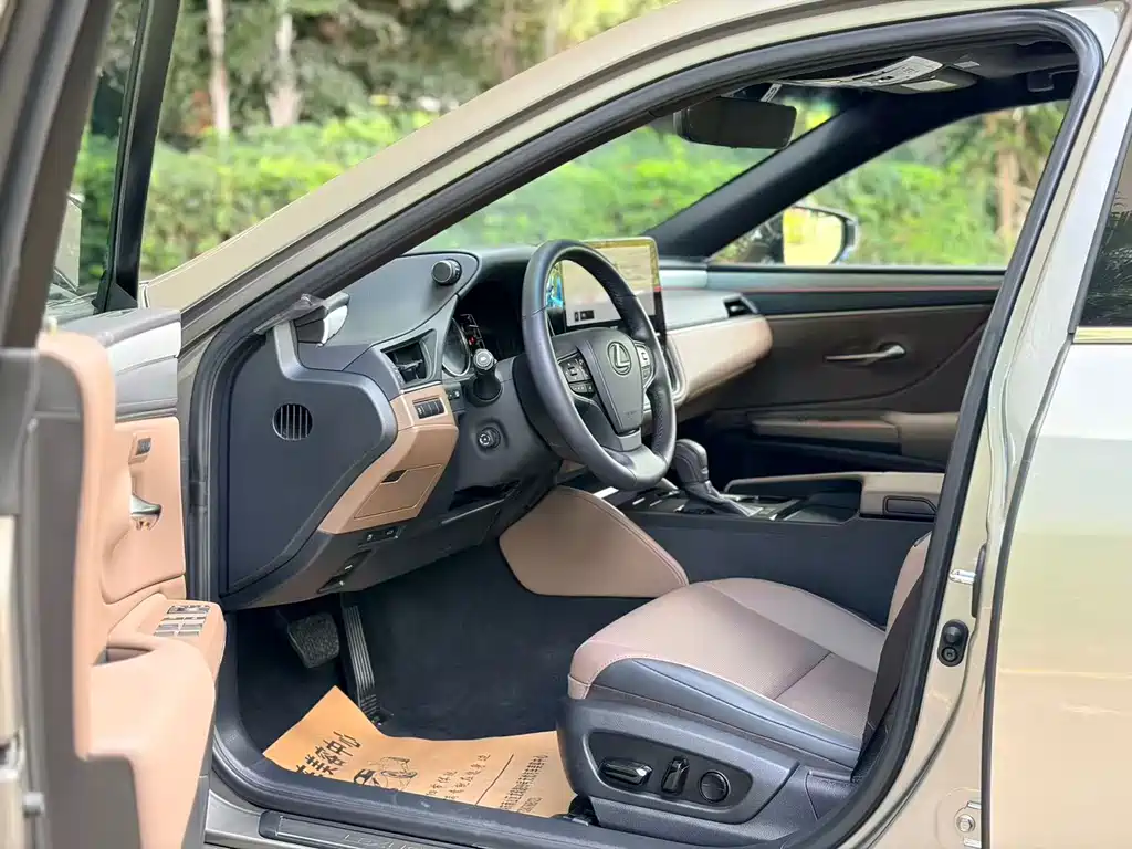 Lexus ES 2025 200 Premium