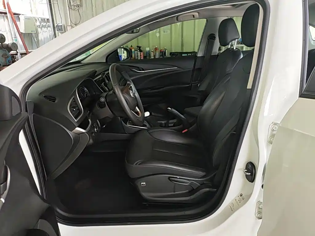 Buick Excelle — миниатюра 15