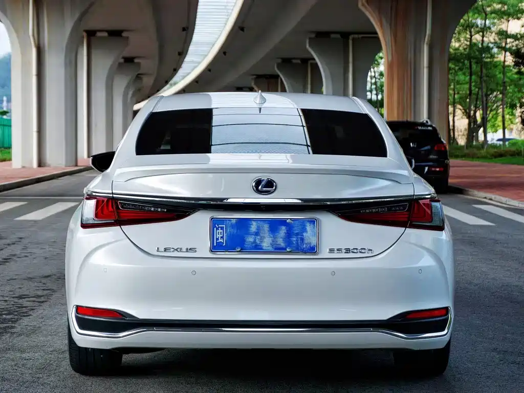 Lexus ES — миниатюра 4