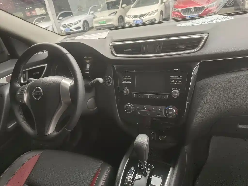 Nissan Qashqai — миниатюра 5