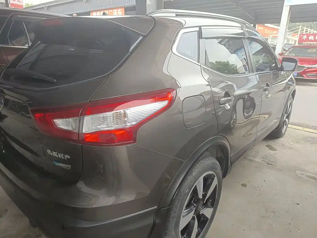 Nissan Qashqai — миниатюра 10