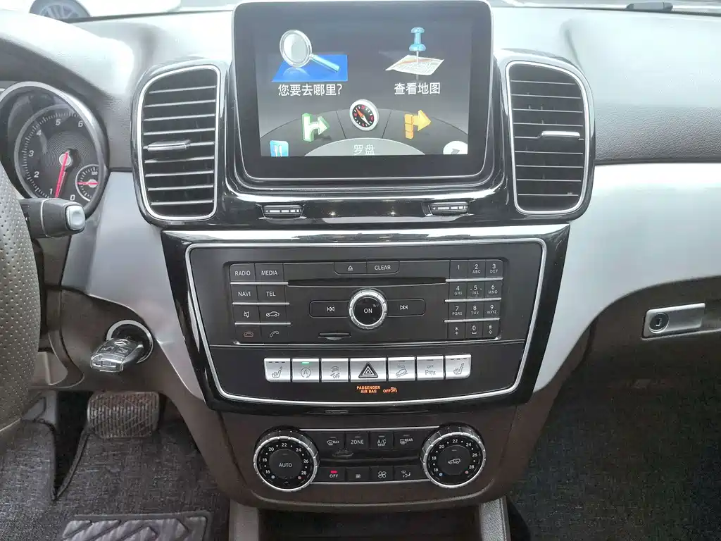 Mercedes-Benz GLE (Import) — миниатюра 16
