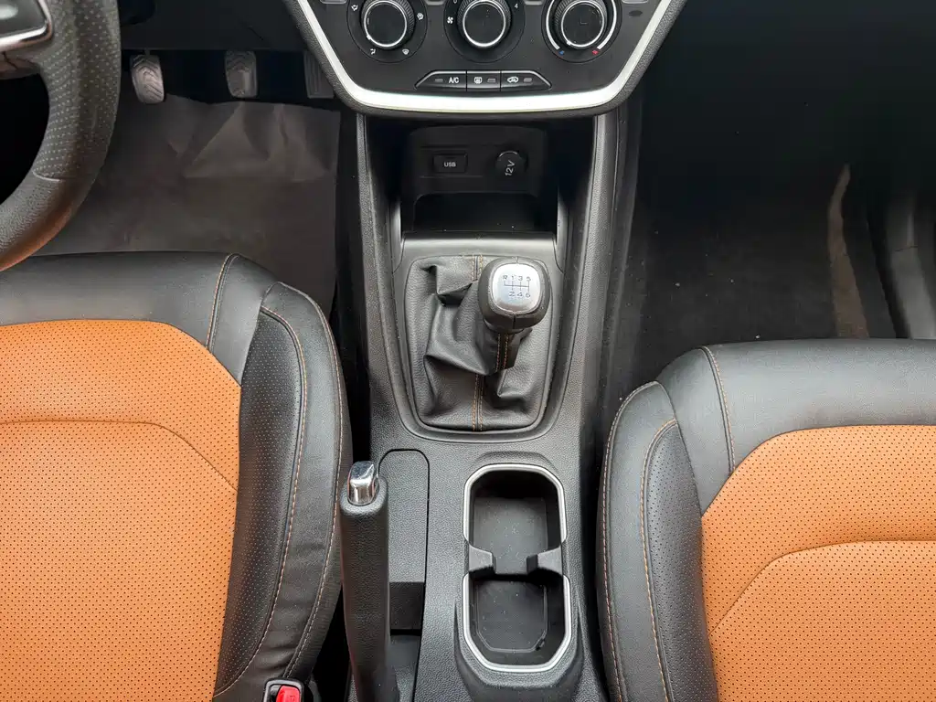 Wuling Hongguang S3 — миниатюра 12