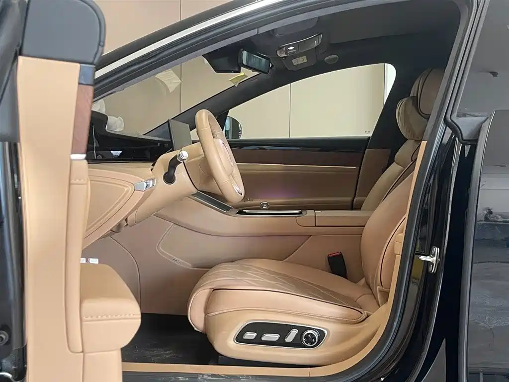 AITO ENJOY THE WORLD S9