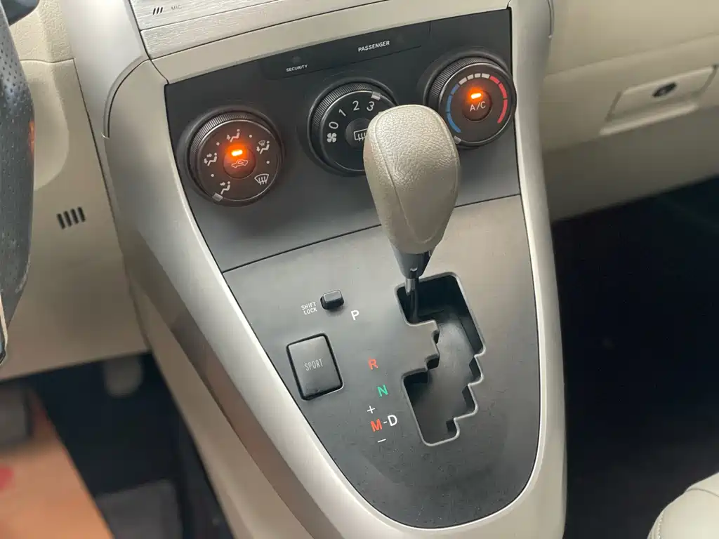 Toyota Verso — миниатюра 9