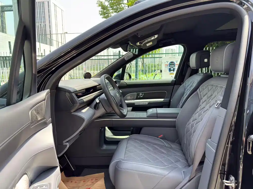 NIO ES8 2026 мест Executive Luxury