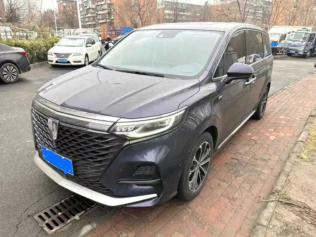 Купить Roewe iMAX8