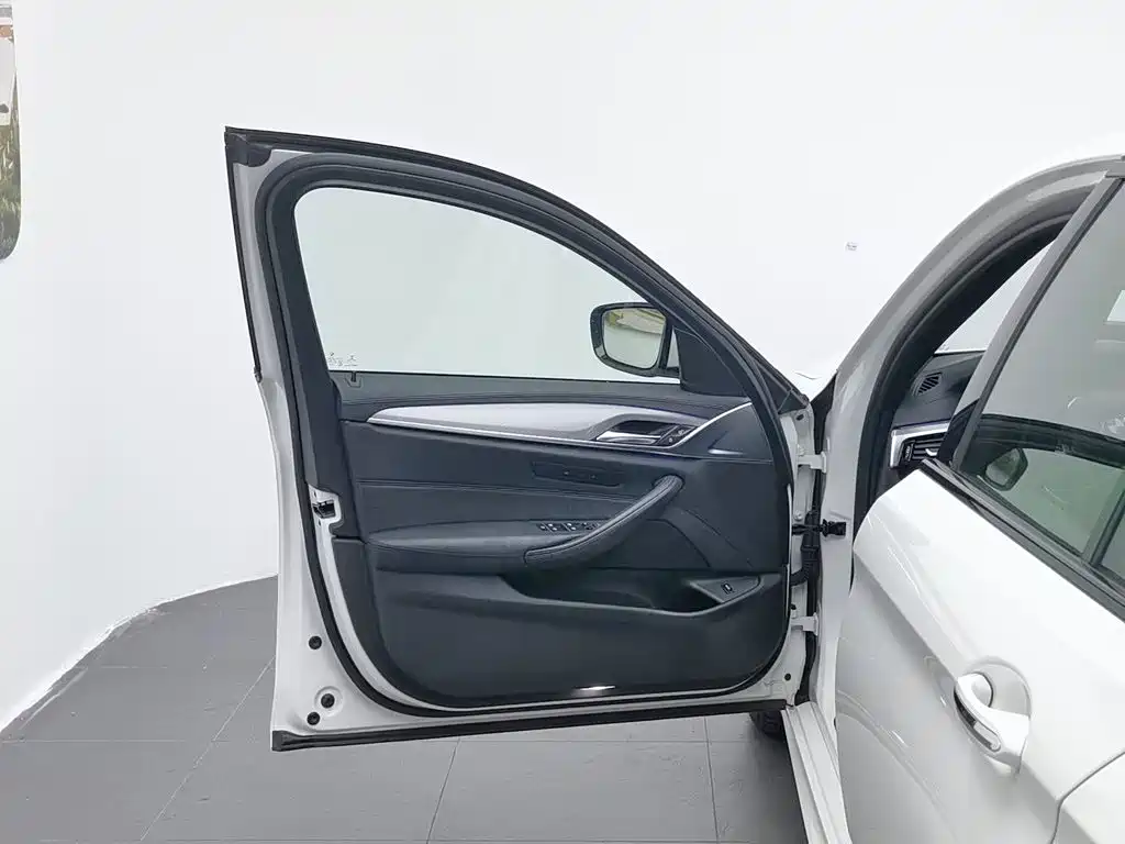 BMW 5 Series 5 2018 525i M Sport