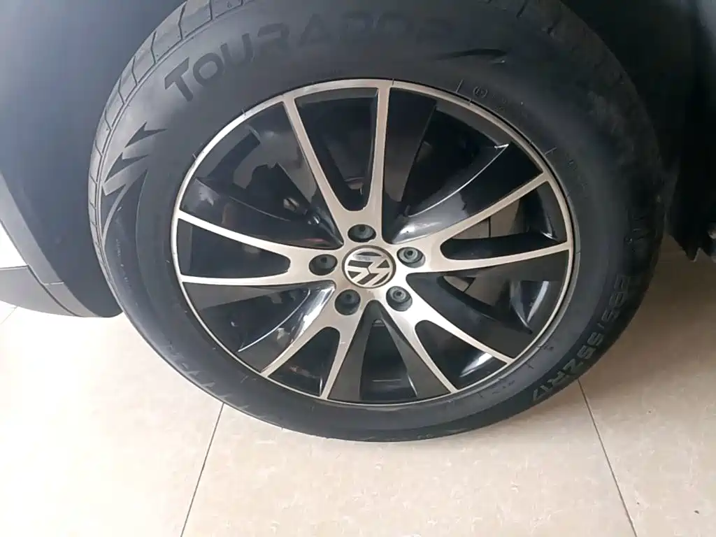 Volkswagen Tiguan — миниатюра 23