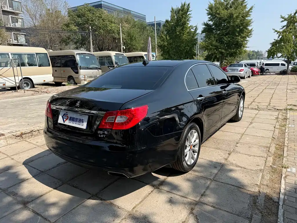 Hongqi Hongqi H7 — миниатюра 4