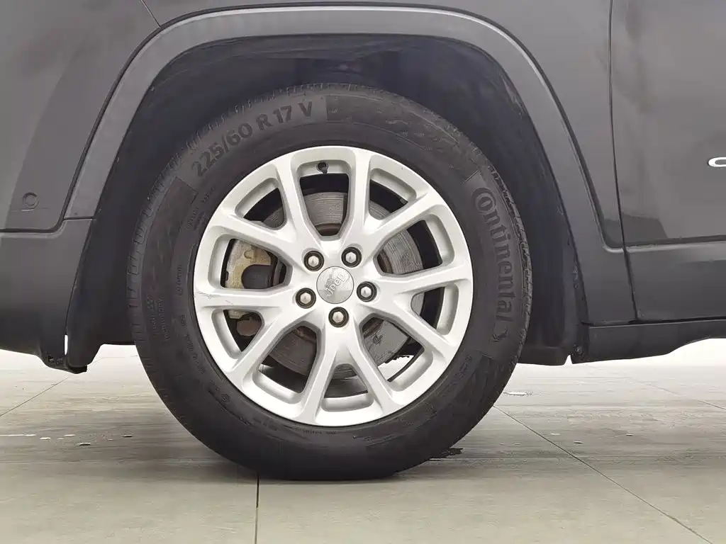 Jeep Cherokee — миниатюра 17