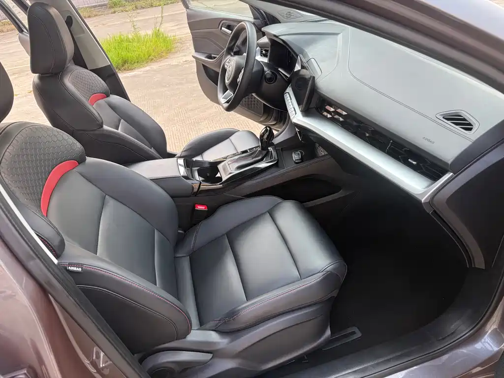 MG MG5 — миниатюра 12