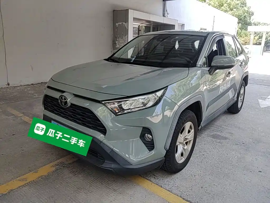 Toyota RAV4 — миниатюра 2