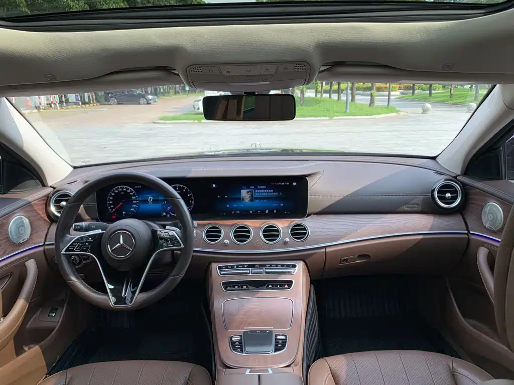 Mercedes-Benz E-Class — миниатюра 6