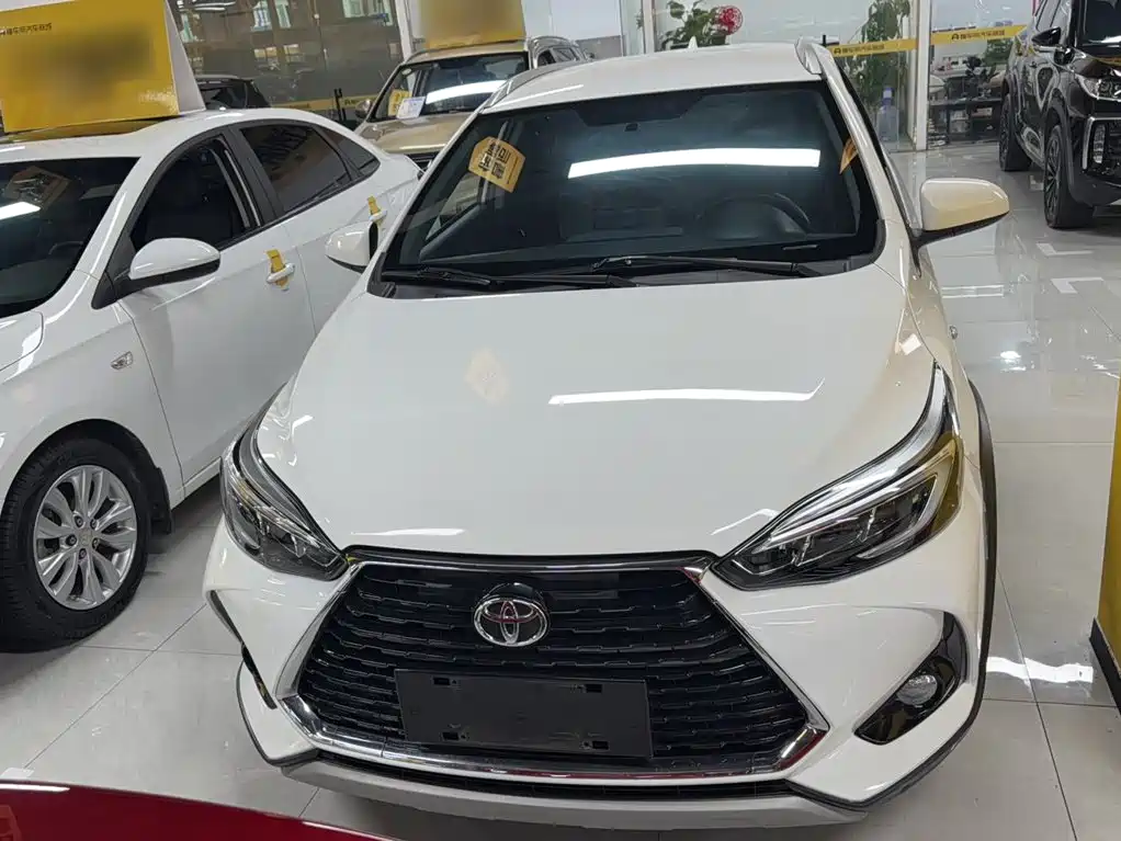 Toyota Yaris L — миниатюра 3