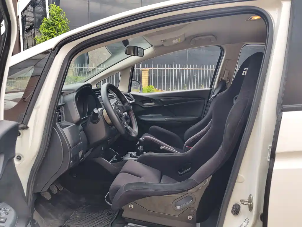Honda Fit — миниатюра 9