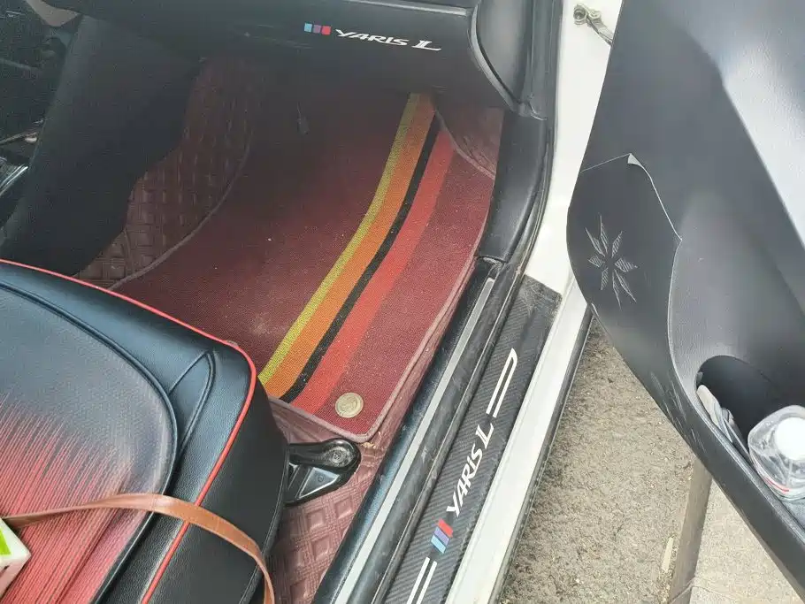 Toyota Yaris L — миниатюра 8