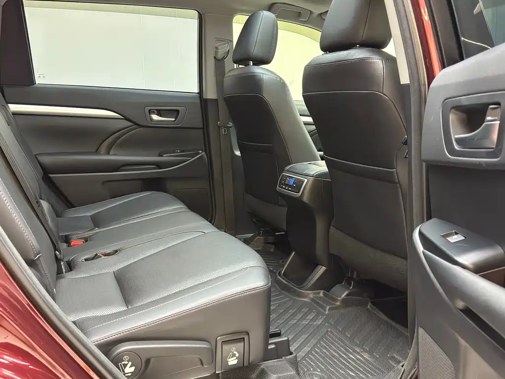 Toyota Highlander — миниатюра 16