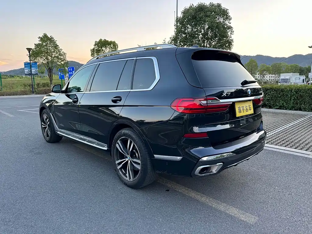 BMW X7 — миниатюра 21