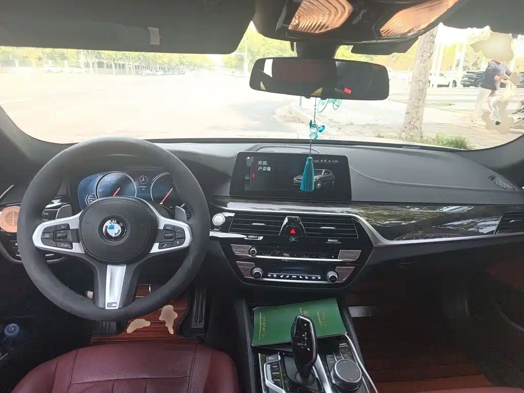 BMW 5 Series — миниатюра 5