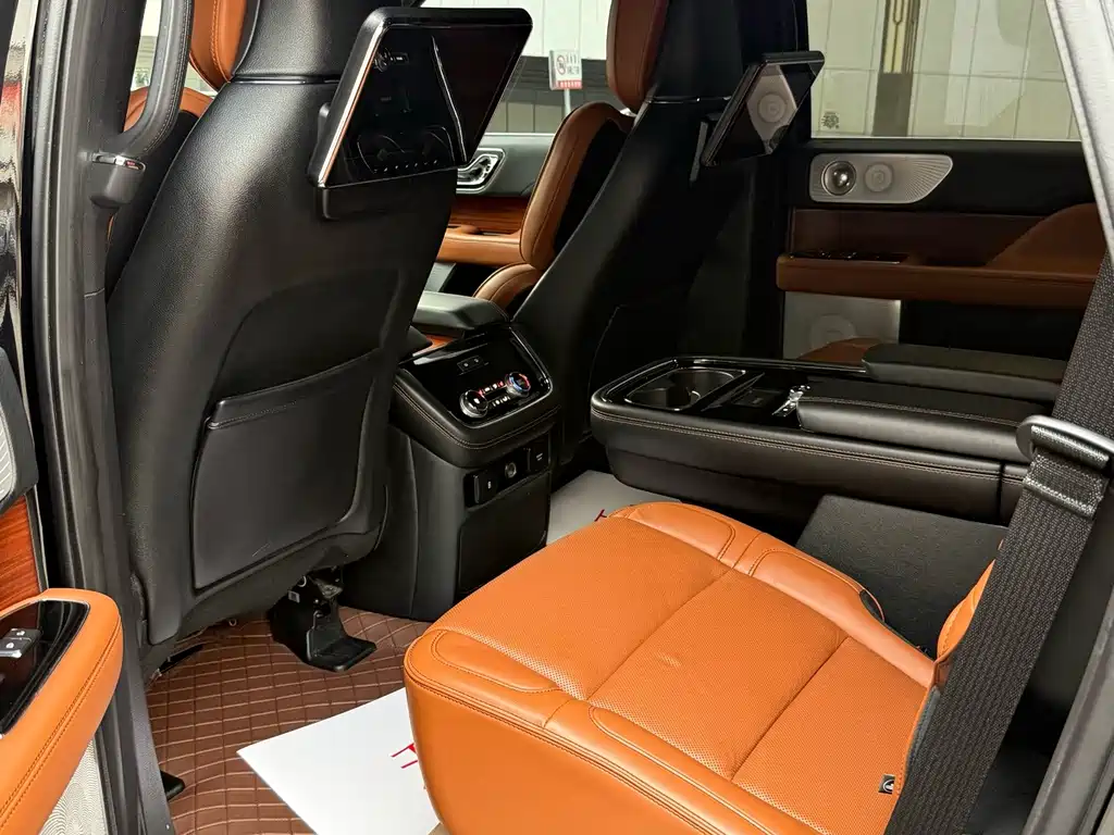 Lincoln Navigator — миниатюра 6