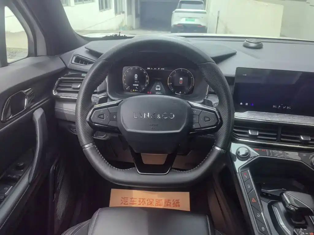 Lynk & Co 06 — миниатюра 11