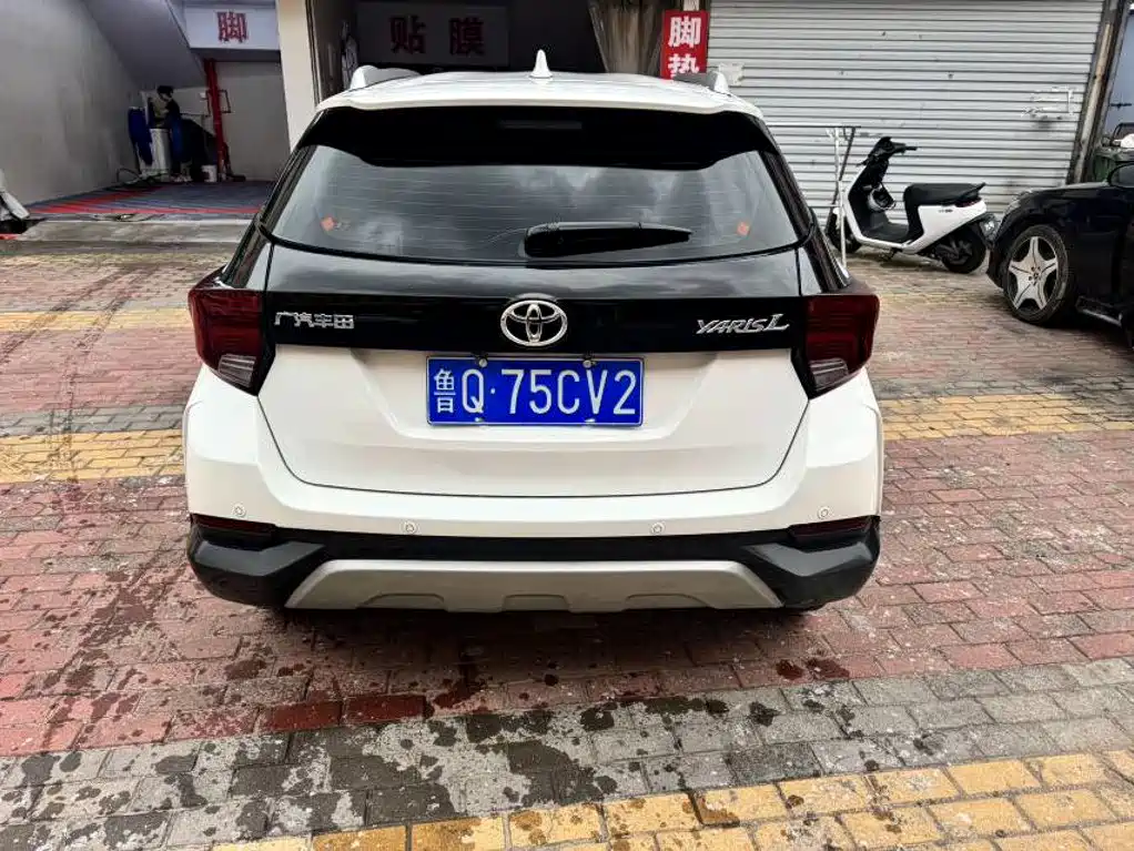 Toyota Yaris L — миниатюра 3