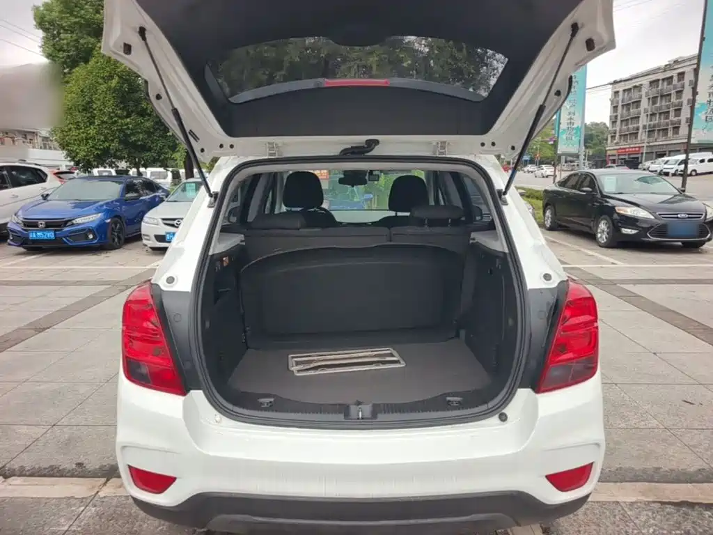 Chevrolet Trax — миниатюра 19