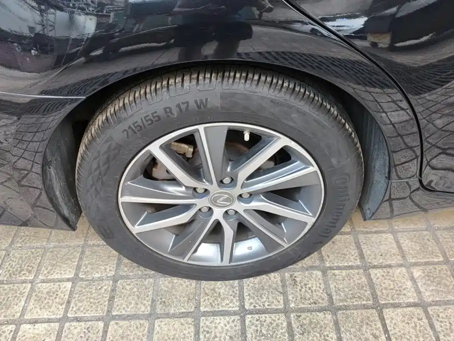 Lexus ES — миниатюра 6