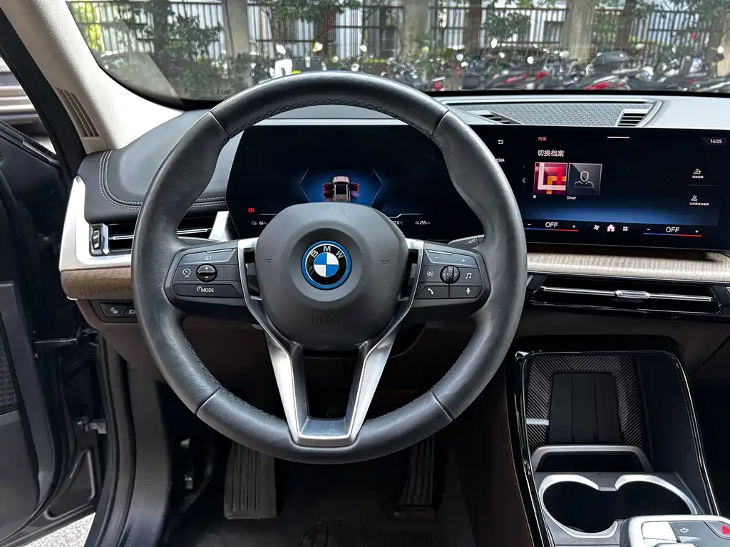 BMW iX1 — миниатюра 16