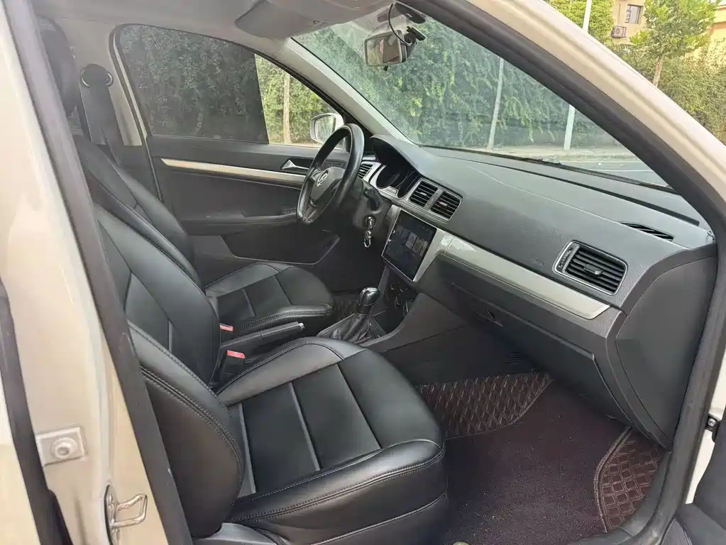 Volkswagen Lavida — миниатюра 9