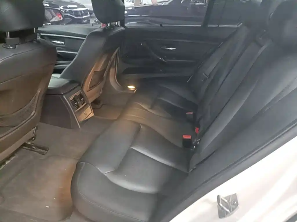 BMW 3 Series — миниатюра 17