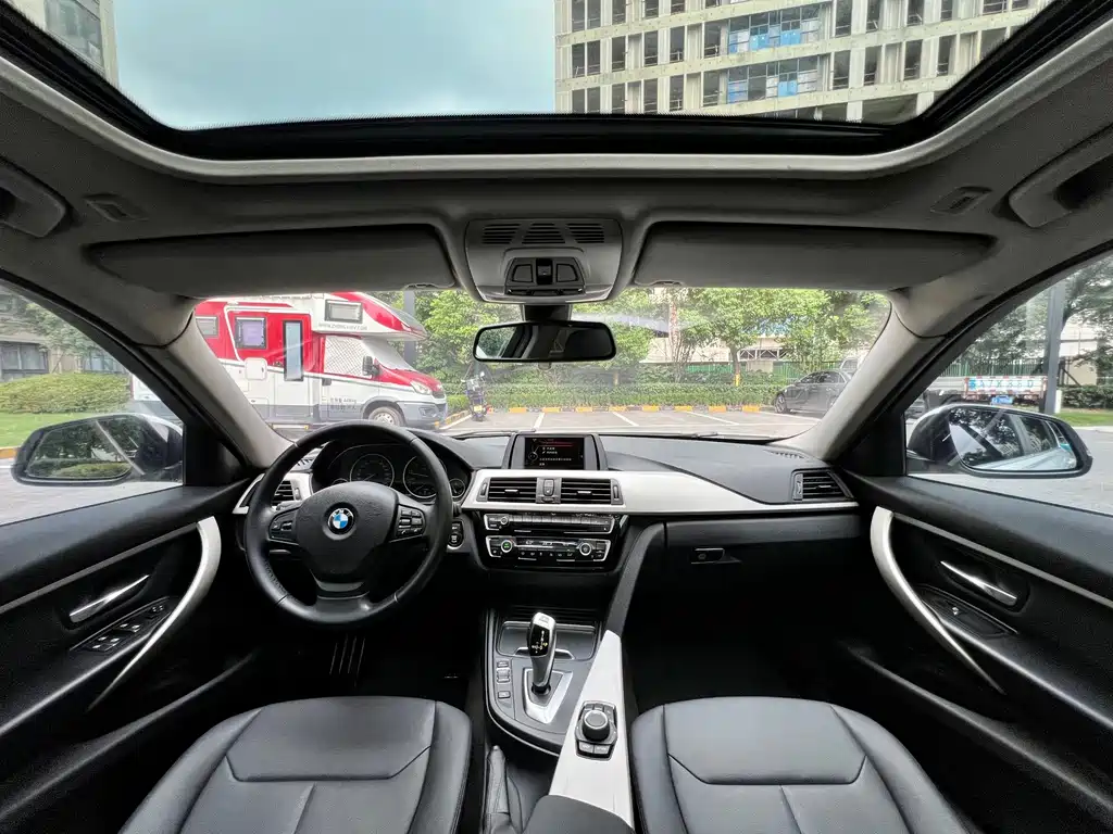 BMW 3 Series — миниатюра 5